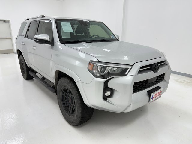 2022 Toyota 4Runner SR5 photo 2