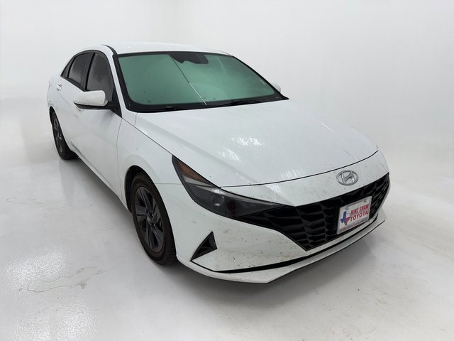 2021 Hyundai Elantra SEL photo 2