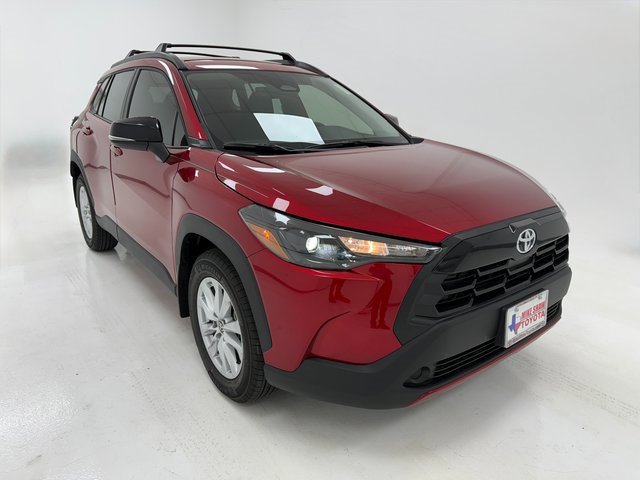 2026 Toyota Corolla Cross LE photo 2