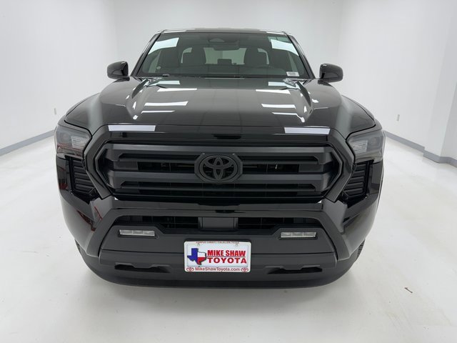 2025 Toyota Tacoma SR5 photo 3