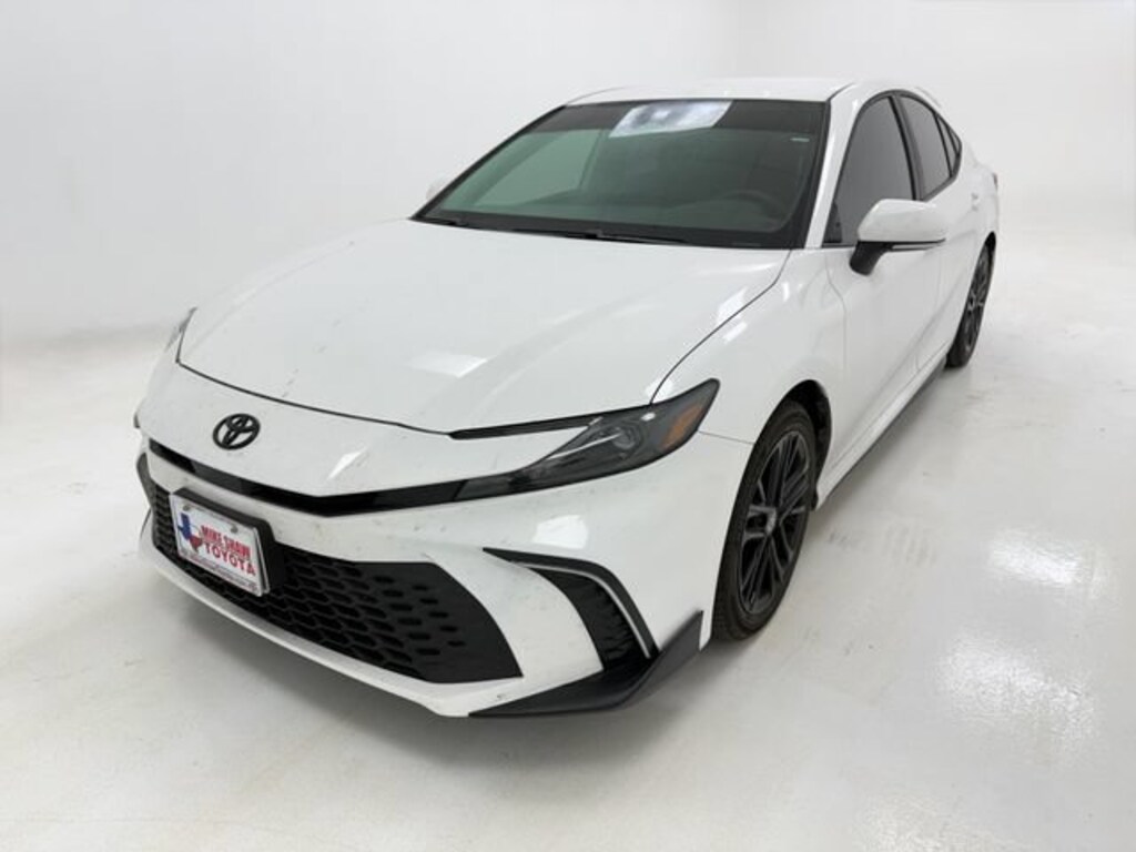 Used 2026 Toyota Camry SE Sedan