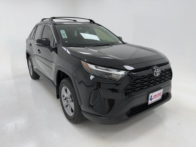 2025 Toyota RAV4 Hybrid XLE photo 2