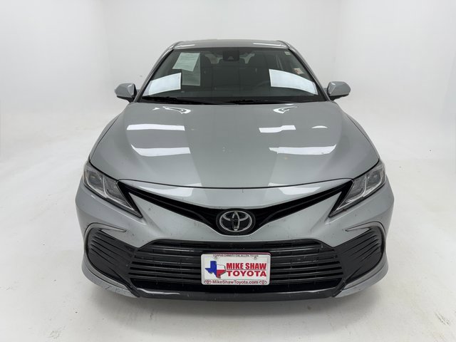 2021 Toyota Camry LE photo 2