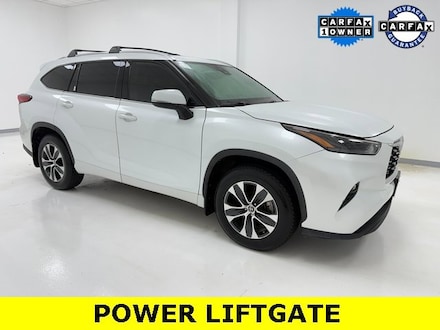 2022 Toyota Highlander Hybrid XLE SUV