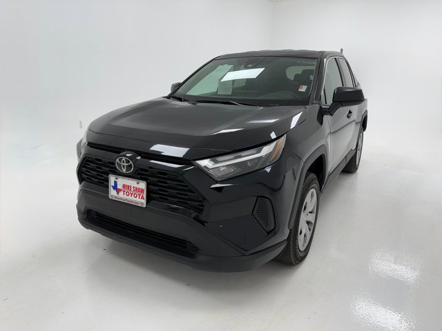 2024 Toyota RAV4 LE photo 4