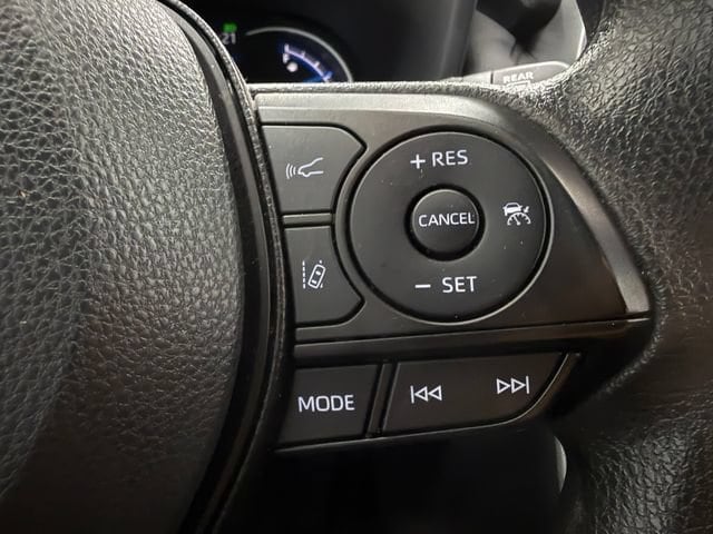 2025 Toyota RAV4 XLE - Photo 12