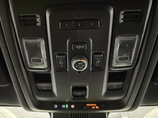 2023 Chevrolet Suburban Z71 - Photo 23
