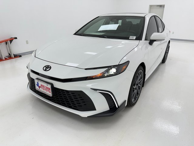 2025 Toyota Camry SE photo 4