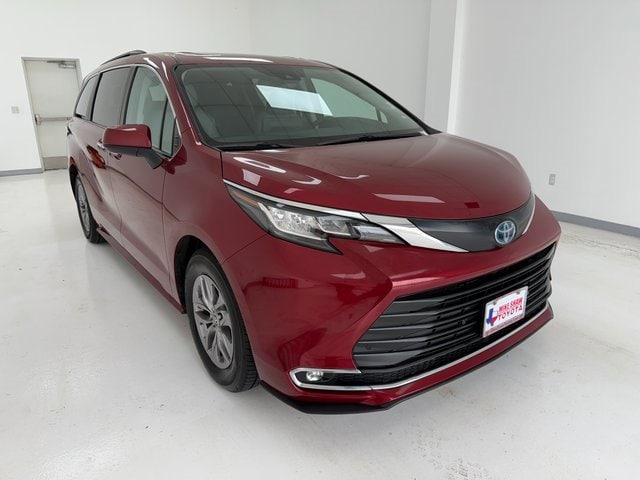 Used 2023 Toyota Sienna XLE with VIN 5TDYRKEC2PS162730 for sale in Corpus Christi, TX