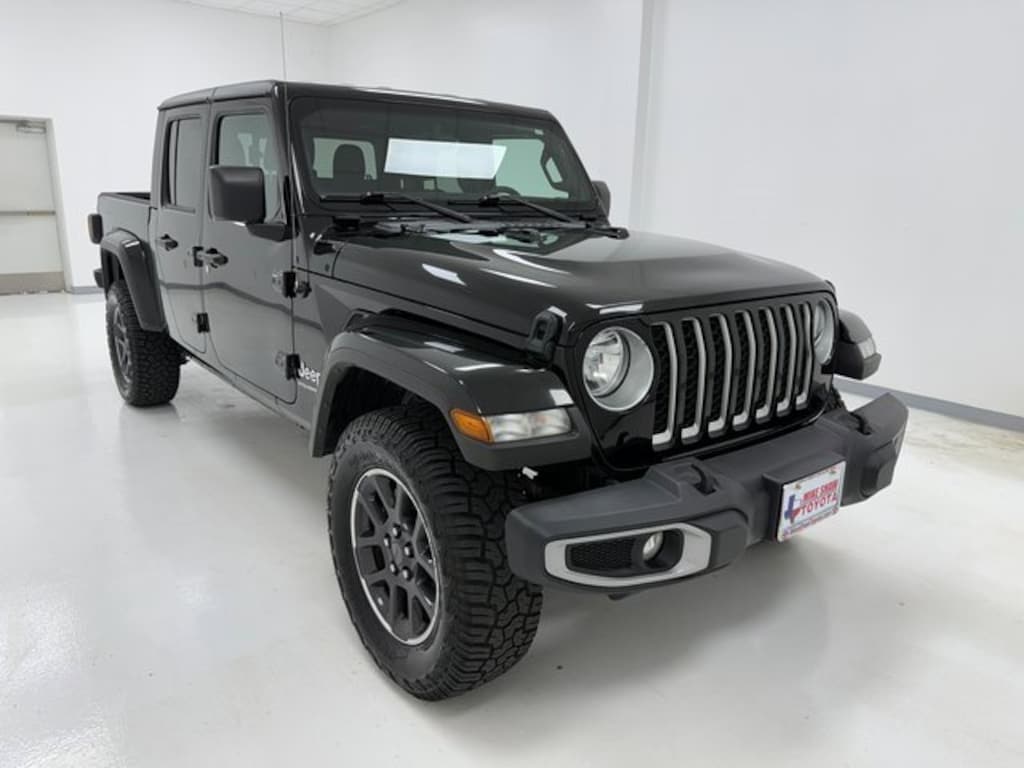 Used 2023 Jeep Gladiator Overland Truck Crew Cab