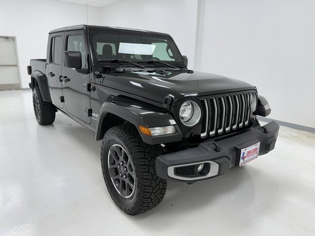 2023 Jeep Gladiator Overland photo 2