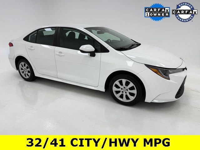 2023 Toyota Corolla LE's photo