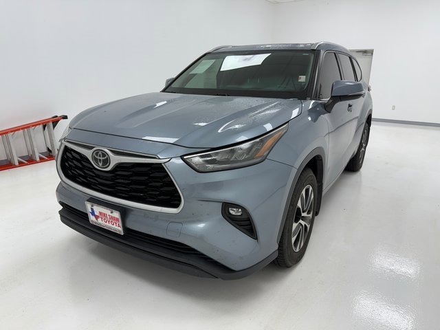 2020 Toyota Highlander XLE photo 3
