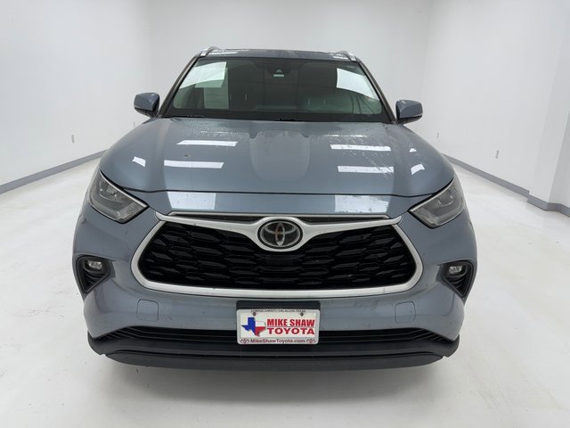 2020 Toyota Highlander XLE photo 2