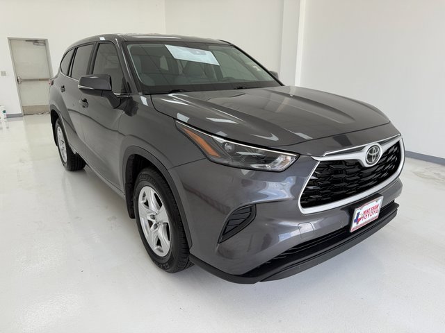 Used 2023 Toyota Highlander L with VIN 5TDKDRAHXPS500843 for sale in Corpus Christi, TX