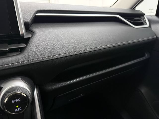2025 Toyota RAV4 XLE - Photo 23