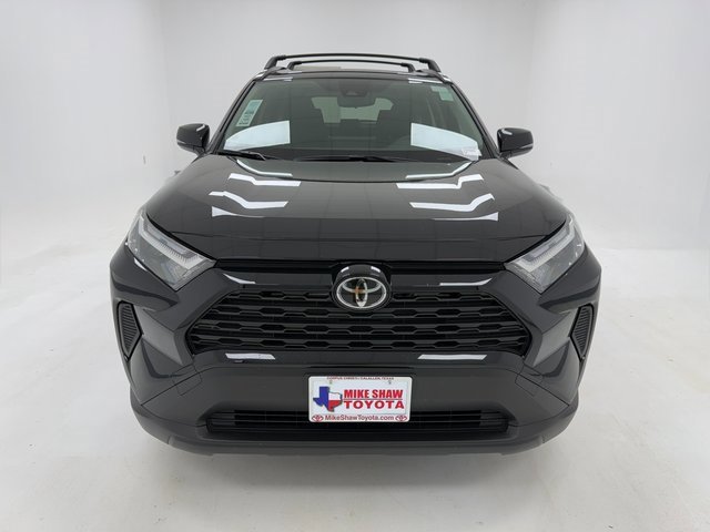 2025 Toyota RAV4 Hybrid XLE photo 3