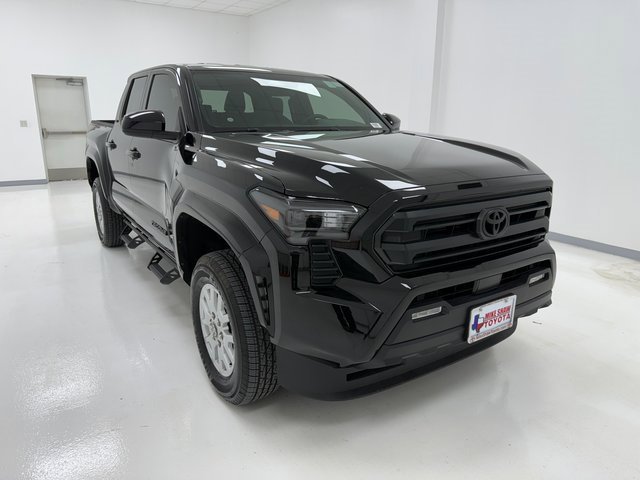 2025 Toyota Tacoma SR5 photo 2