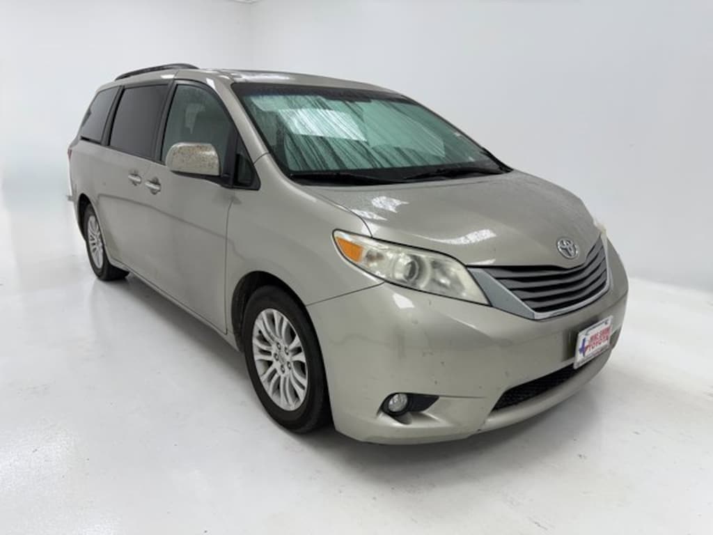 Used 2016 Toyota Sienna L Van