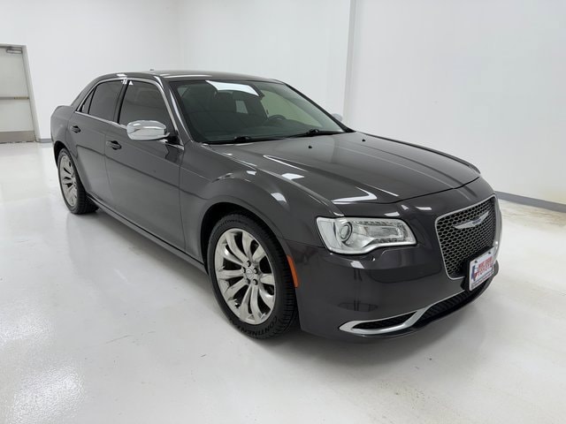Used 2020 Chrysler 300 Touring with VIN 2C3CCAAG7LH233495 for sale in Robstown, TX