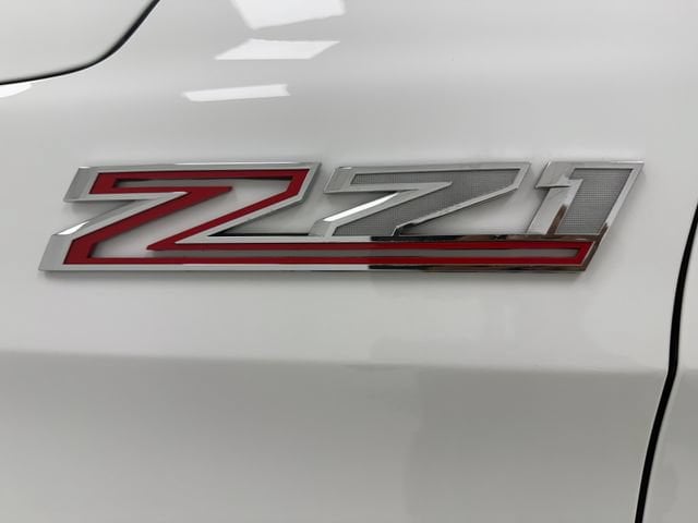 2023 Chevrolet Suburban Z71 - Photo 9
