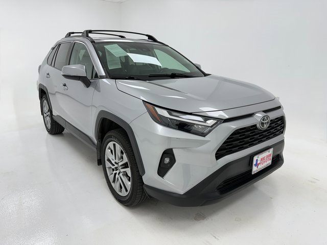 2023 Toyota RAV4 XLE Premium photo 2