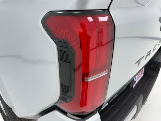 2026 Toyota Tacoma SR5 - Photo 35