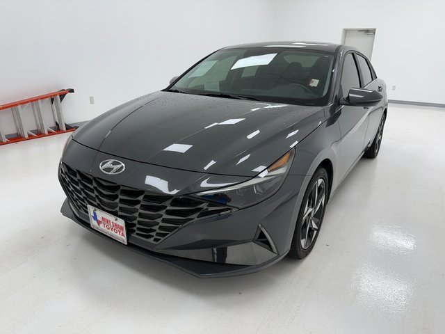 2023 Hyundai Elantra Limited photo 4