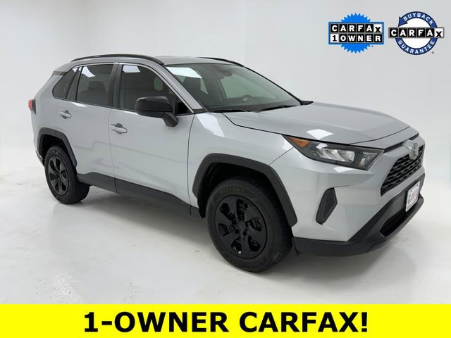2020 Toyota RAV4 LE FWD's photo