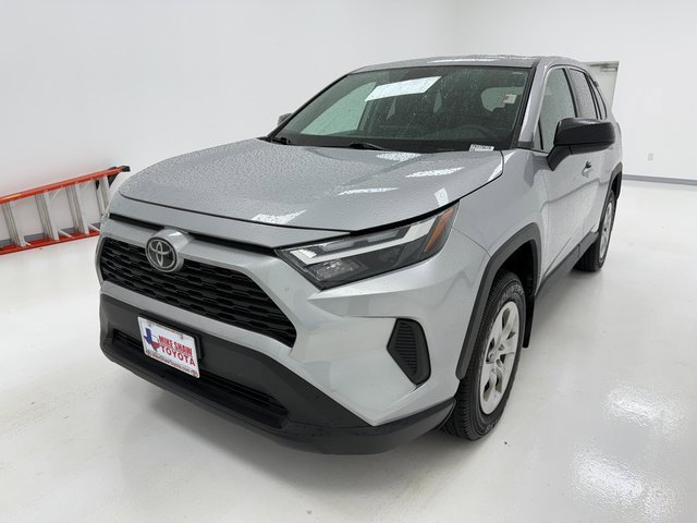 2023 Toyota RAV4 LE photo 4