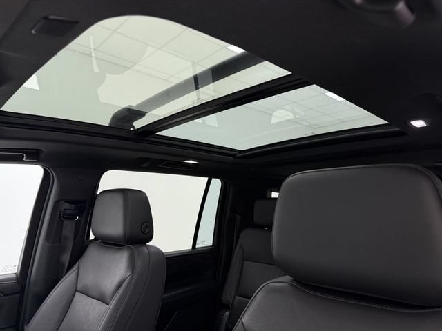 2023 Chevrolet Suburban Z71 - Photo 27