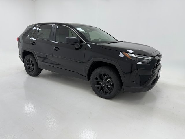 2025 Toyota RAV4 LE's photo