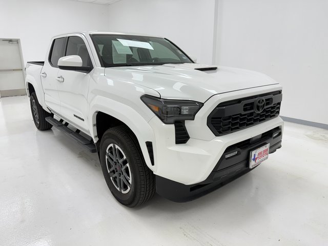 2024 Toyota Tacoma TRD Sport photo 2
