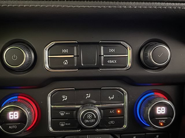 2023 Chevrolet Suburban Z71 - Photo 21