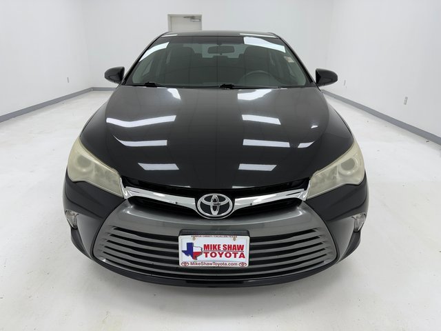 2017 Toyota Camry XLE XSE photo 2