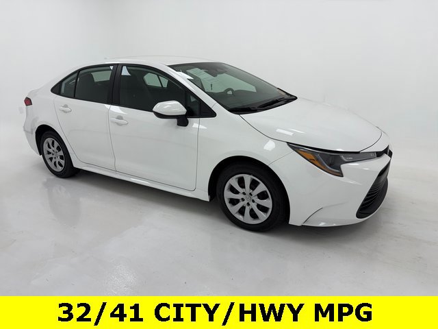 2023 Toyota Corolla LE's photo