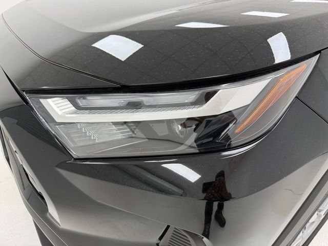 2025 Toyota RAV4 XLE - Photo 6