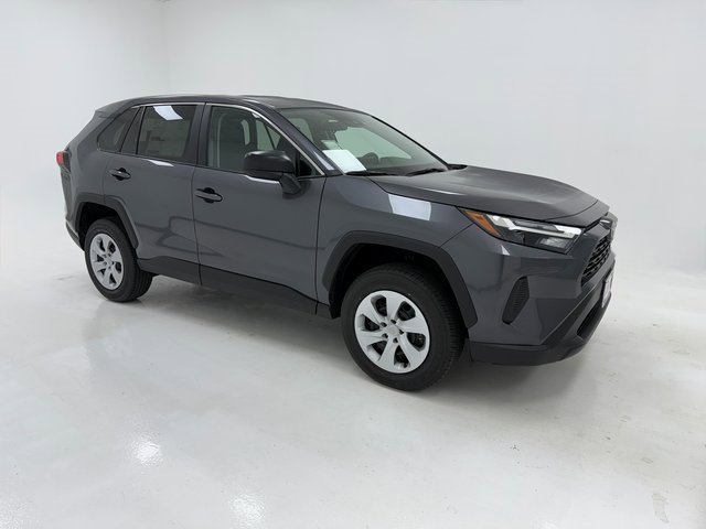 2025 Toyota RAV4 LE's photo