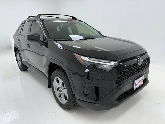 2025 Toyota RAV4 Hybrid LE photo 2