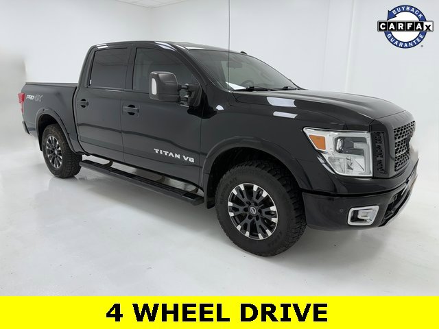 2018 Nissan Titan SV's photo