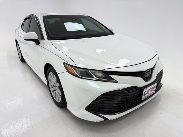 Used 2018 Toyota Camry LE with VIN 4T1B11HK2JU151137 for sale in Robstown, TX