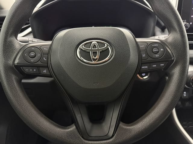 2025 Toyota RAV4 XLE - Photo 10
