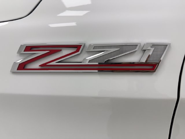2023 Chevrolet Suburban Z71 - Photo 9