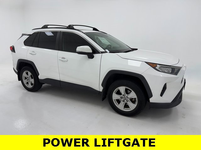 2021 Toyota RAV4 XLE's photo