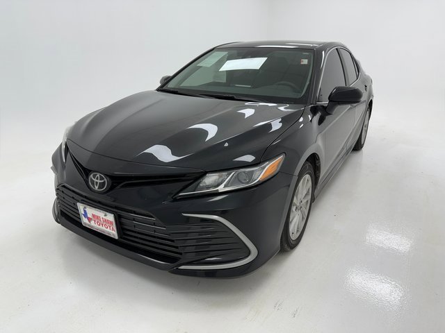 2024 Toyota Camry LE photo 3