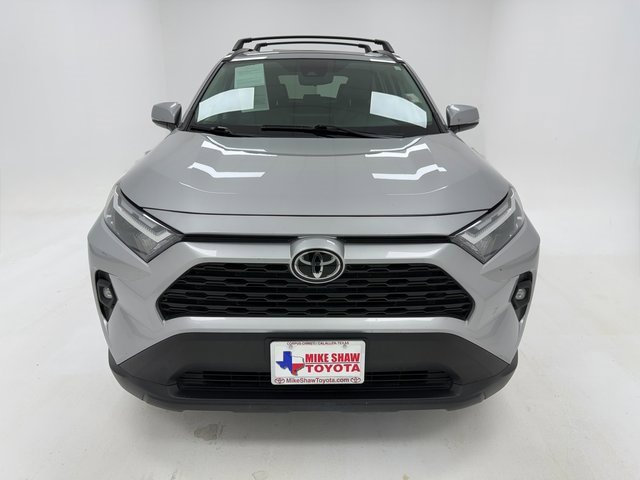 2023 Toyota RAV4 XLE Premium photo 3