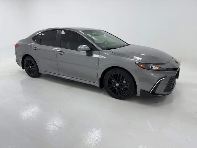 2026 Toyota Camry SE's photo