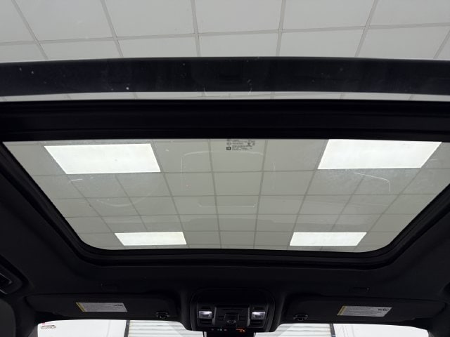 2023 Chevrolet Suburban Z71 - Photo 35