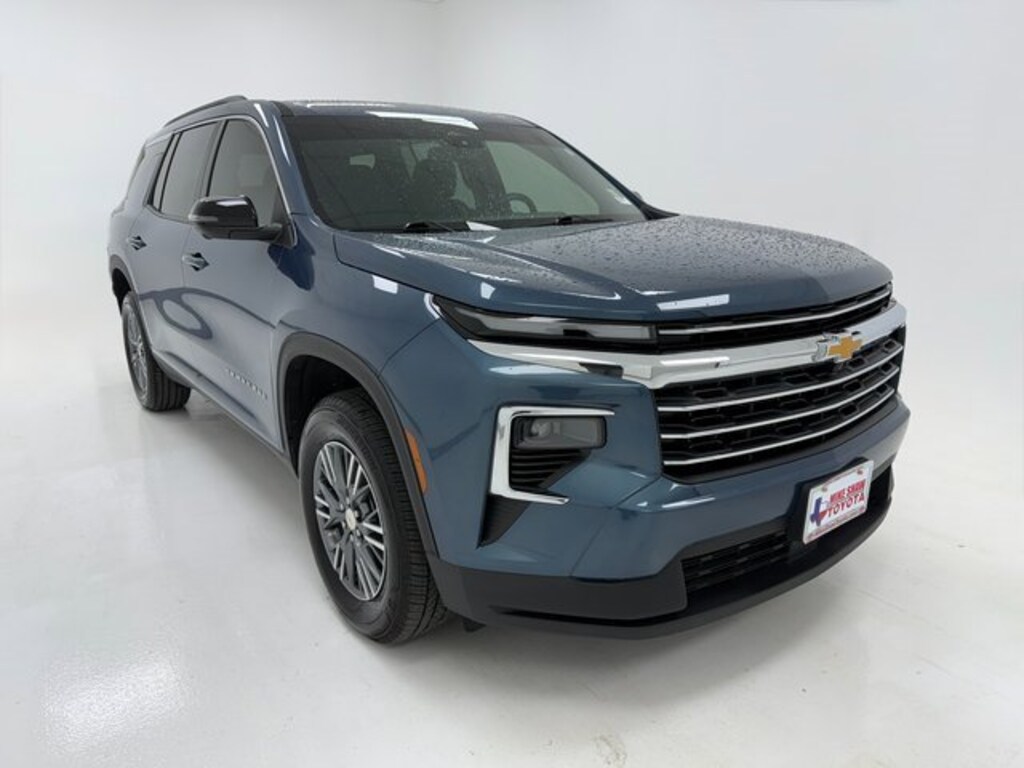 Used 2025 Chevrolet Traverse LT SUV