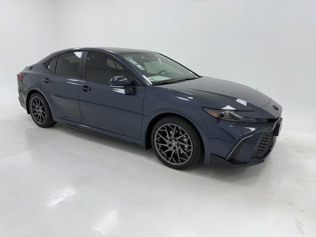 2026 Toyota Camry SE's photo